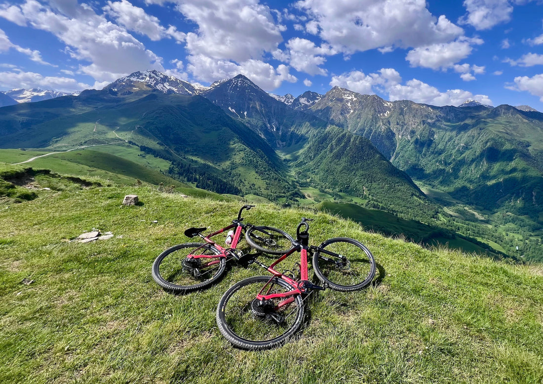 🌄 Viajes en bicicleta y trekking por el Pirineo, junto con Lardana Expeditions